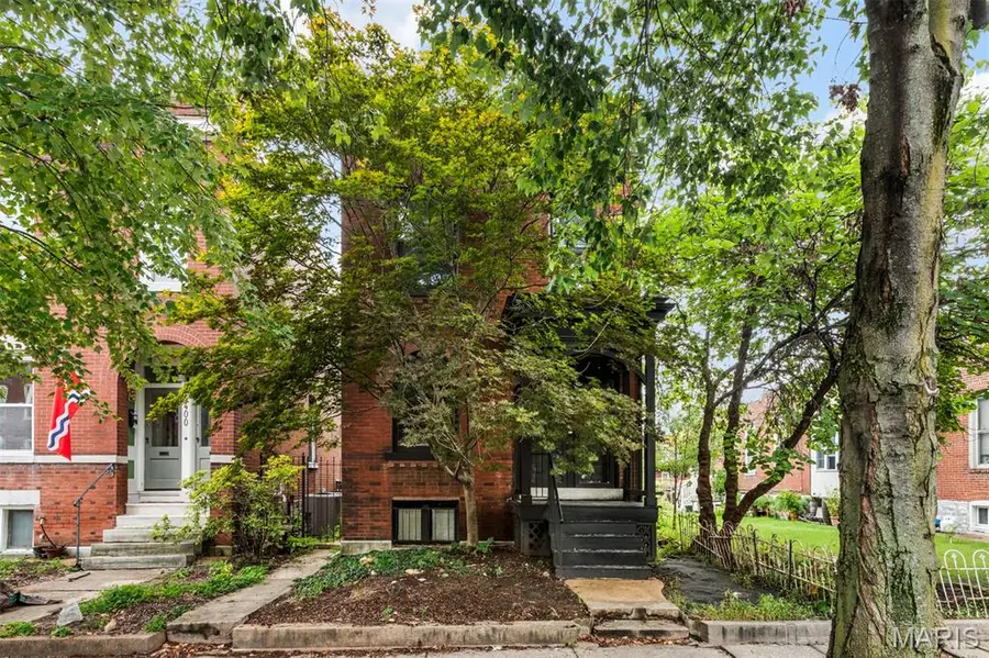 4402 Arco Avenue, Saint Louis, MO 63110 - #2