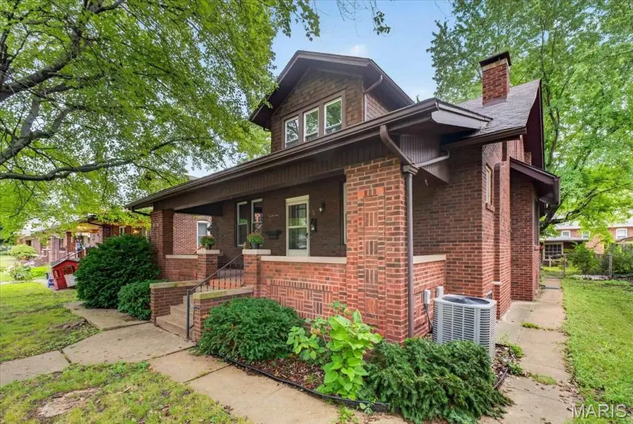 604 Sycamore Street, Belleville, IL 62220 - #2