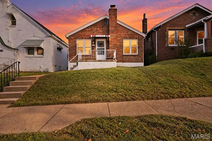 4531 Tholozan Avenue, Saint Louis, MO 63116 - #2