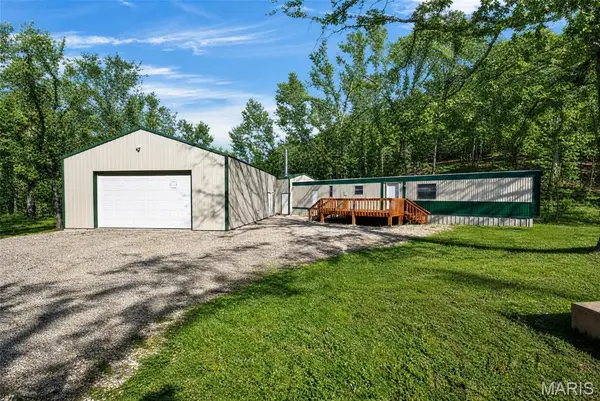 25190 Mcdonald Drive, Lebanon, MO 65536