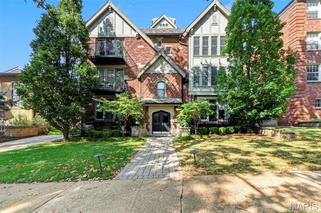 7527 Oxford Drive #1E, Clayton, MO 63105 - #1