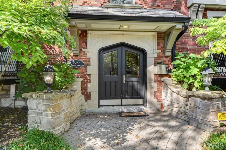 7527 Oxford Drive #1E, Clayton, MO 63105 - #3