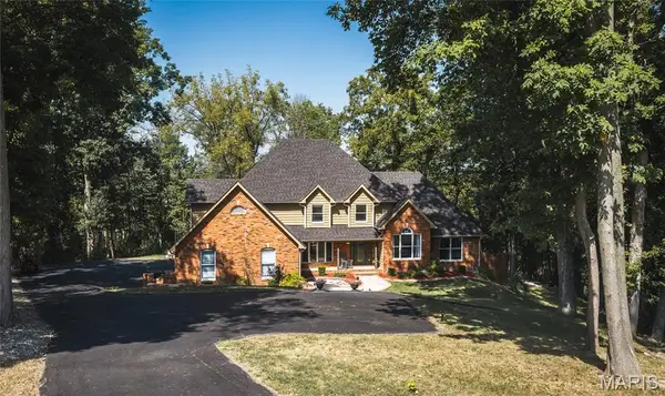 4101 Stoneledge, Godfrey, IL 62035