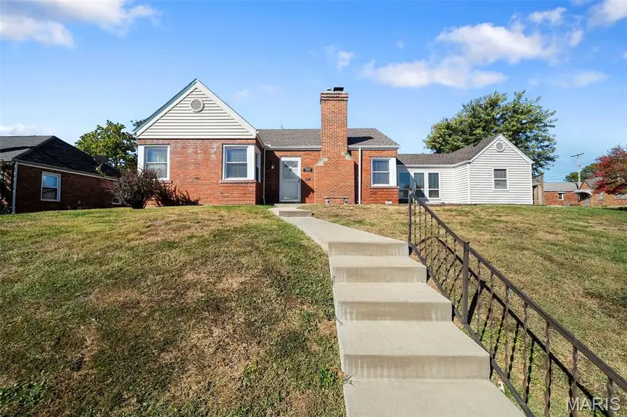 9305 Aster Avenue, Affton, MO 63123 - #2