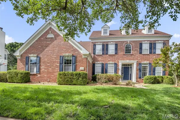 17655 Vintage Oak Drive, Wildwood, MO 63038