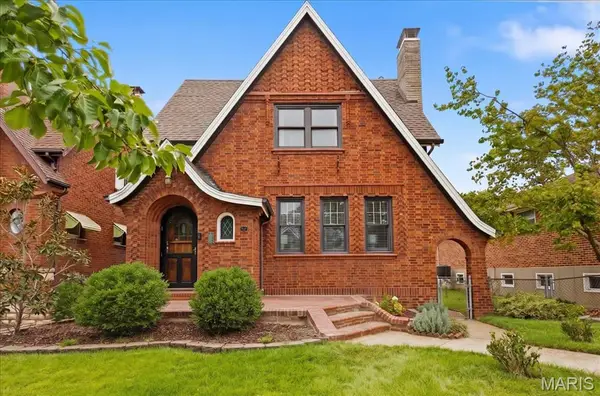 5461 Goethe Avenue, St Louis, MO 63109