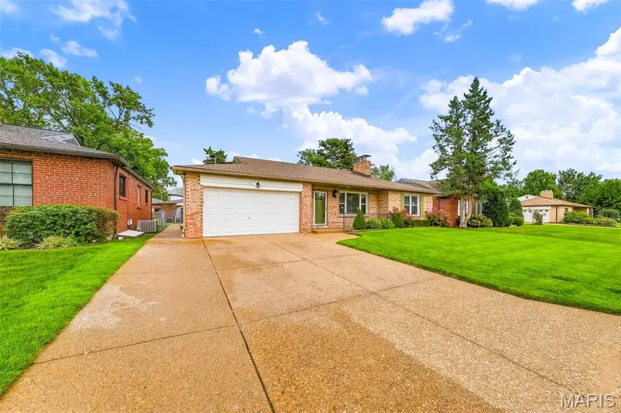 5926 Crane Circle, Saint Louis, MO 63109 - #3