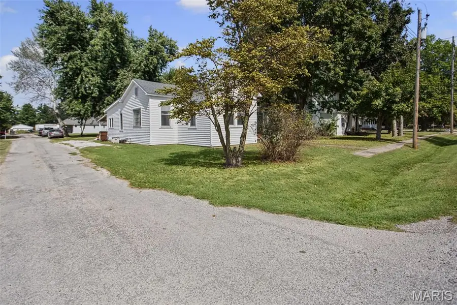 1005 Brookley Street, Greenfield, IL 62044 - #2