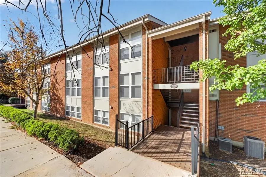 2020 Greenglen Drive, Saint Louis, MO 63122 - #3