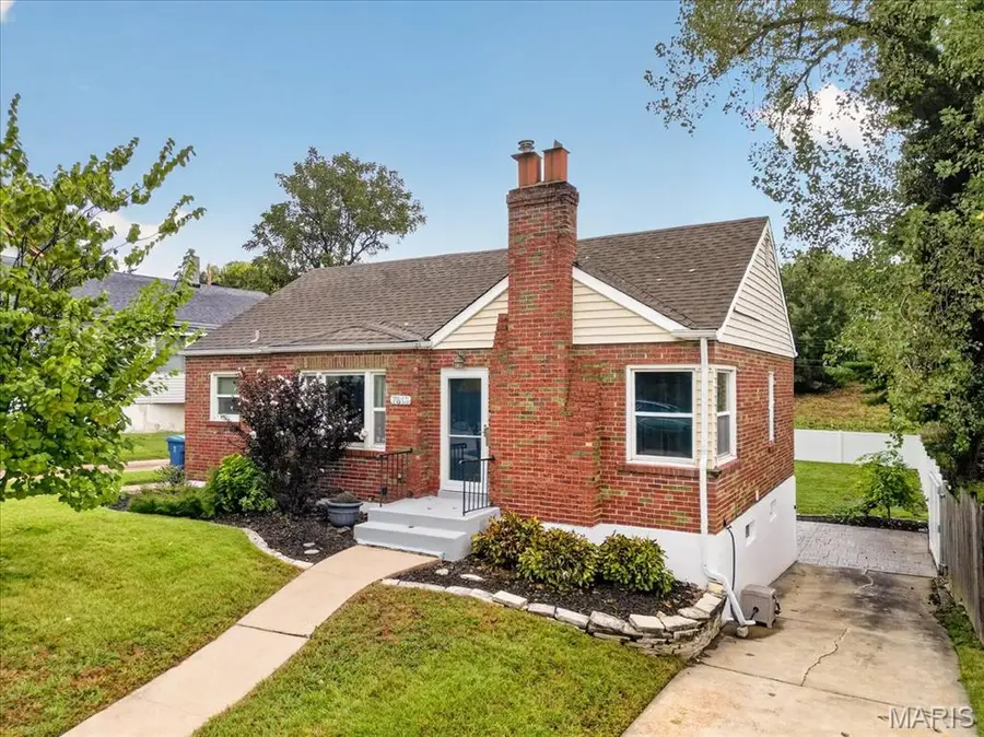 7613 Lovella Avenue, Saint Louis, MO 63117 - #2
