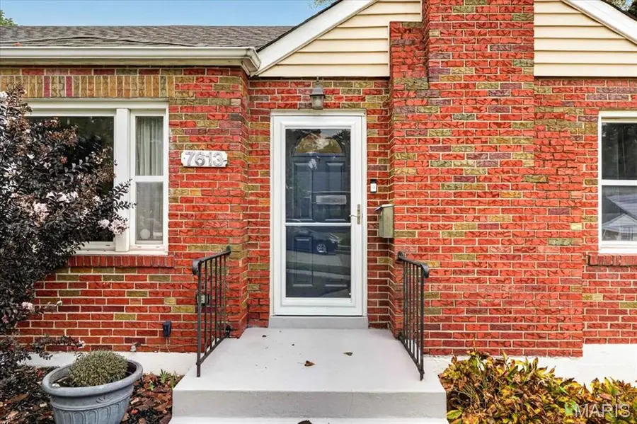 7613 Lovella Avenue, Saint Louis, MO 63117 - #3