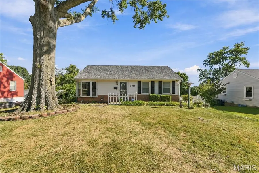 6935 Greenholly Drive, Affton, MO 63123 - #2
