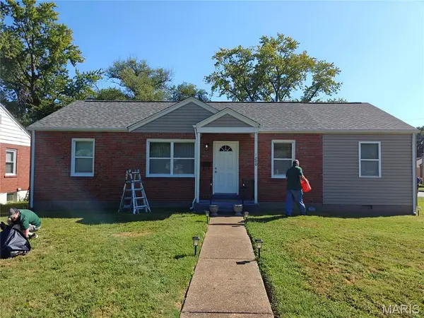 1290 S New Florissant Road, Florissant, MO 63031