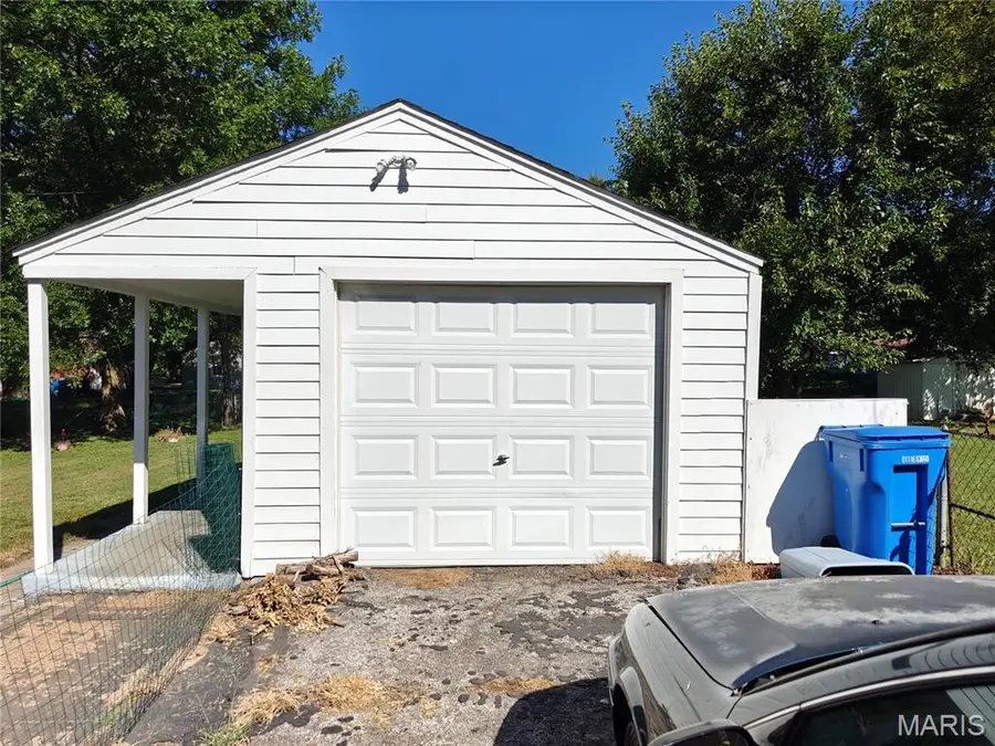 2 Saint Martha Court, Florissant, MO 63031 - #2
