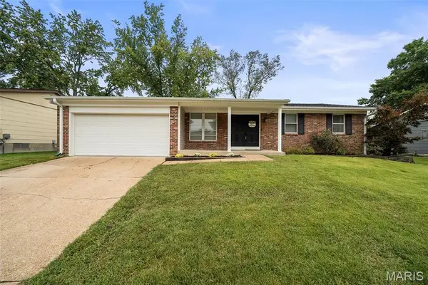 1365 Twin Trails Court, Fenton, MO 63026