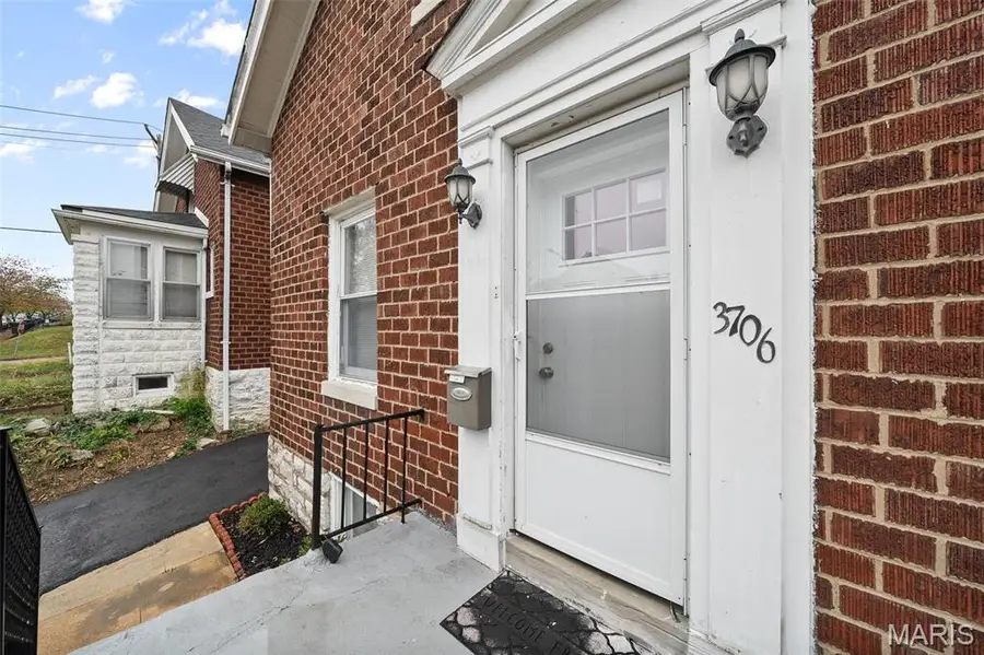 3706 Neosho Street, Saint Louis, MO 63116 - #2