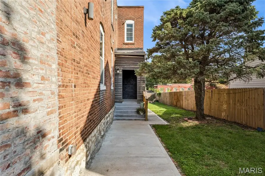 2913 Gasconade Street, Saint Louis, MO 63118 - #3
