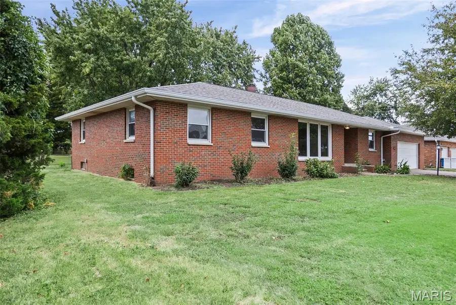 622 Church Drive, Bethalto, IL 62010 - #2