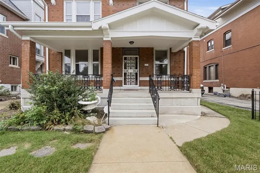 5938 Clemens Avenue, Saint Louis, MO 63112 - #2