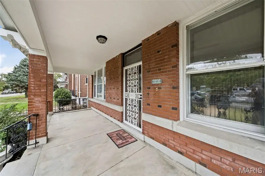 5938 Clemens Avenue, Saint Louis, MO 63112 - #3