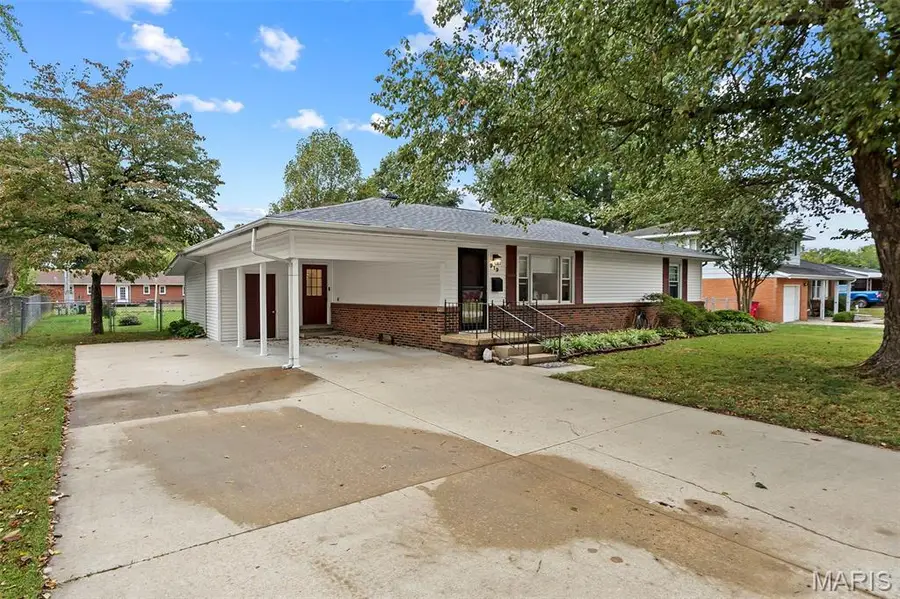 919 Hawthorn Drive, Sikeston, MO 63801 - #2