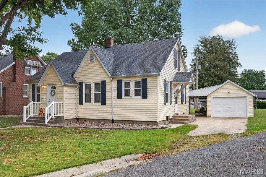 1615 Maple Street, Highland, IL 62249 - #2