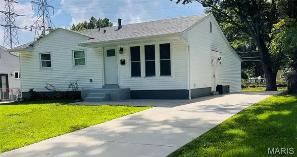 215 S Saint Jacques Street, Florissant, MO 63031