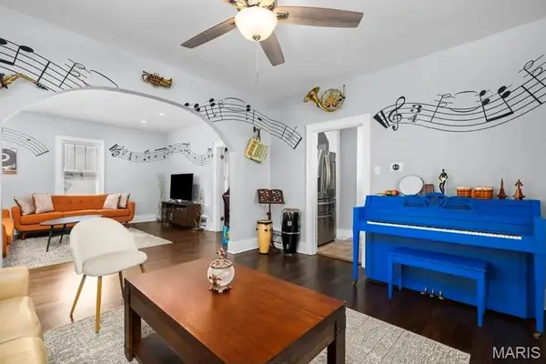 1219 S Main Street, St Charles, MO 63301