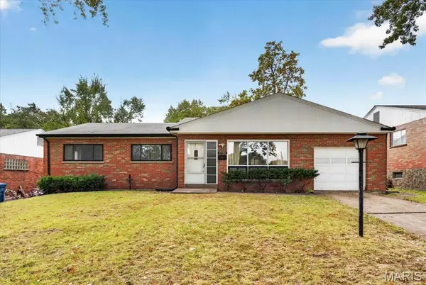 7730 Peach Tree Lane, University City, MO 63130