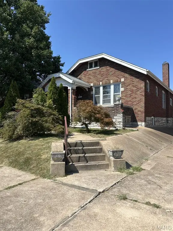 5701 Gresham Avenue, Saint Louis, MO 63109 - #1