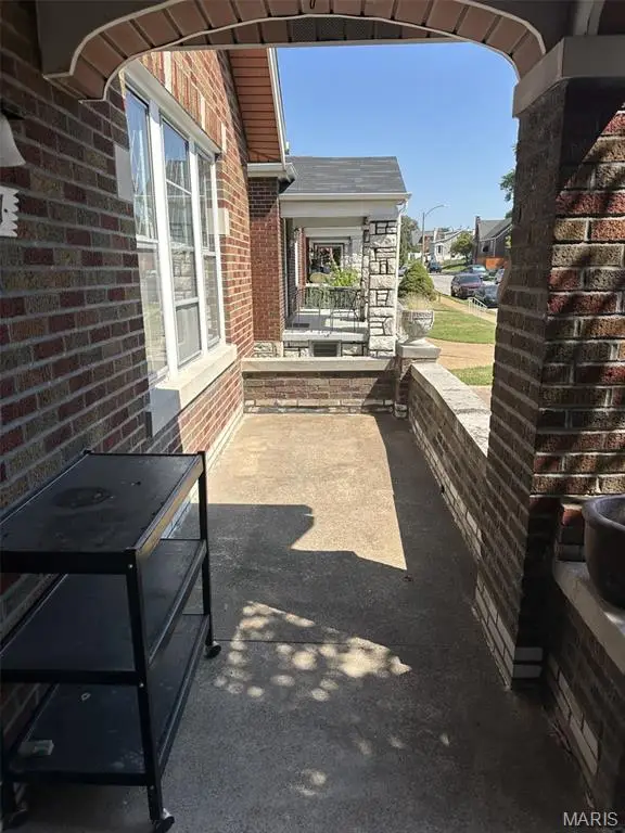 5701 Gresham Avenue, Saint Louis, MO 63109 - #2