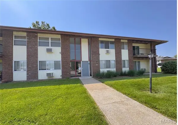 7499 Hazelcrest Drive #G, Hazelwood, MO 63042