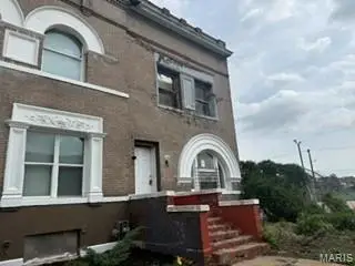 5233 Cates Avenue, Saint Louis, MO 63108 - #3