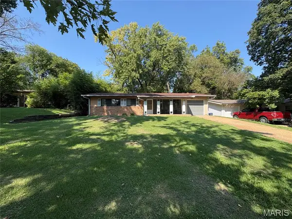 475 Waterford Drive, Florissant, MO 63033