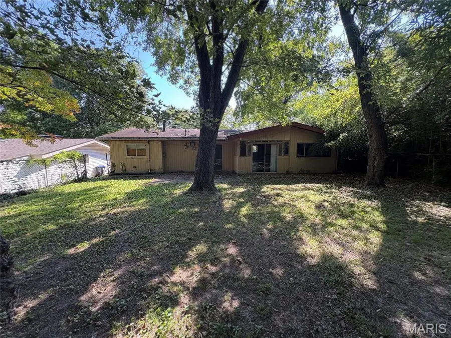 475 Waterford Drive, Florissant, MO 63033 - #3
