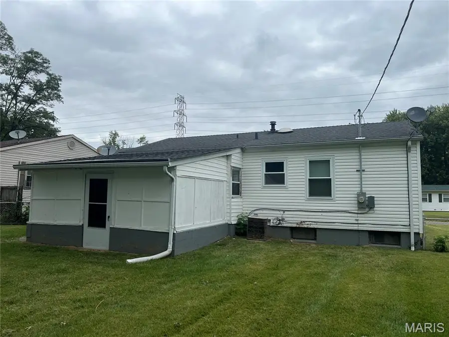 1428 San Salvador Drive, Saint Louis, MO 63138 - #3