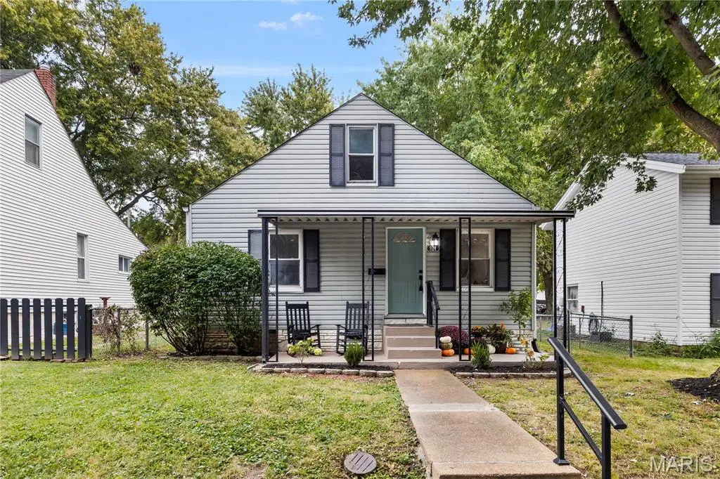 924 N Benton Avenue, Saint Charles, MO 63301 - #1