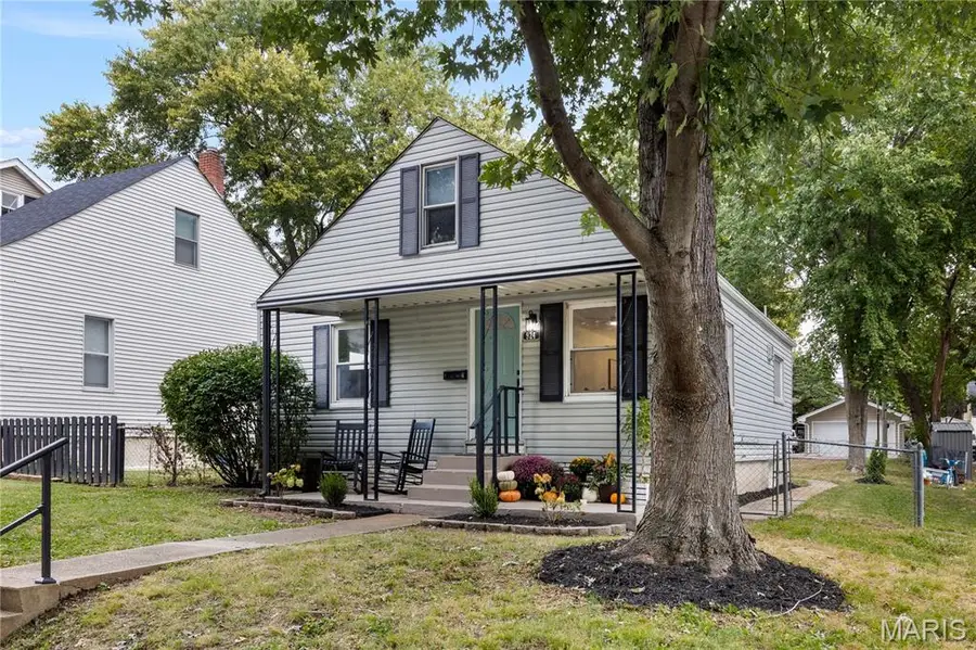 924 N Benton Avenue, Saint Charles, MO 63301 - #2