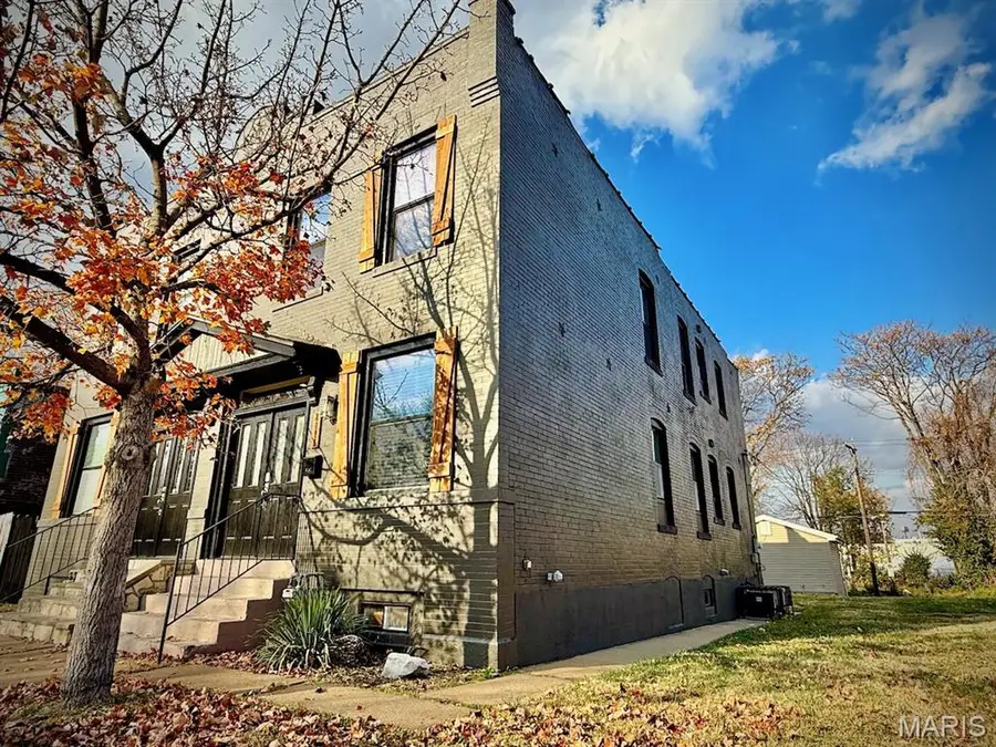 2811 Hickory Street, Saint Louis, MO 63104 - #2