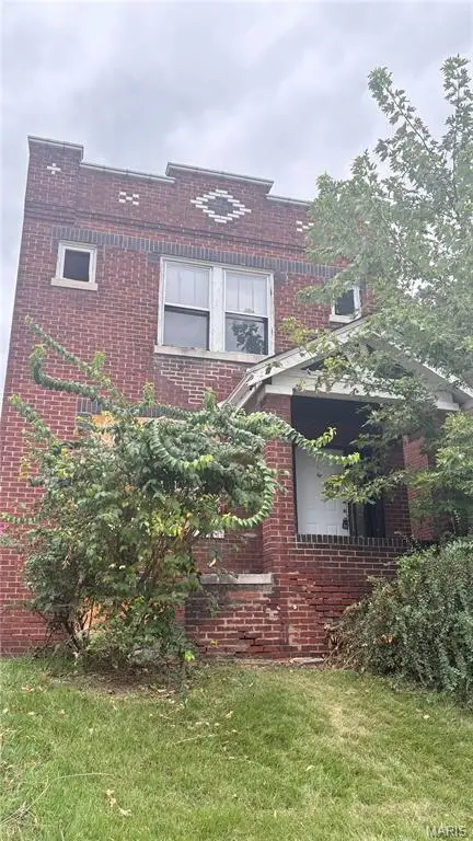 3903 Iowa Avenue, St Louis, MO 63118