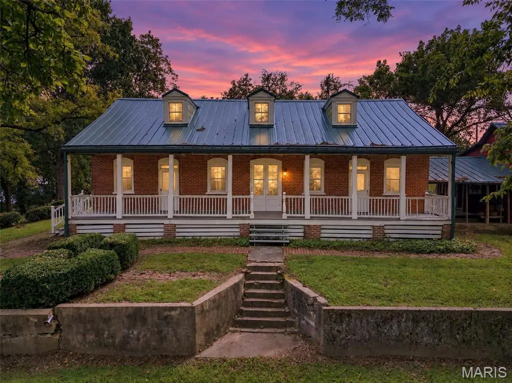205 E 8th Street, Hermann, MO 65041 - #1