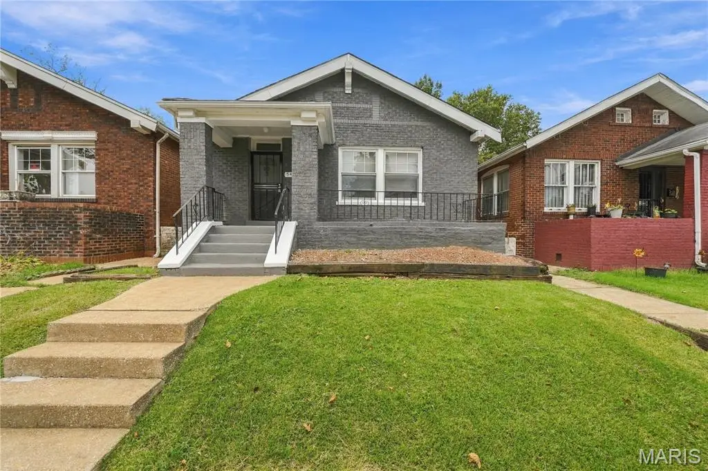 5480 Arlington Avenue, Saint Louis, MO 63120 - #1