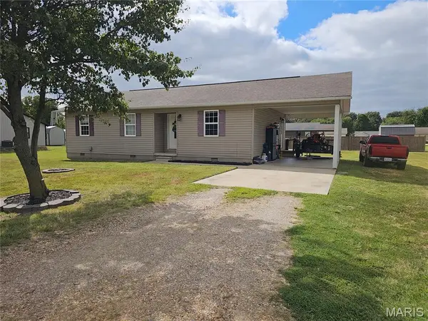 102 Mcnair Street, Dexter, MO 63841