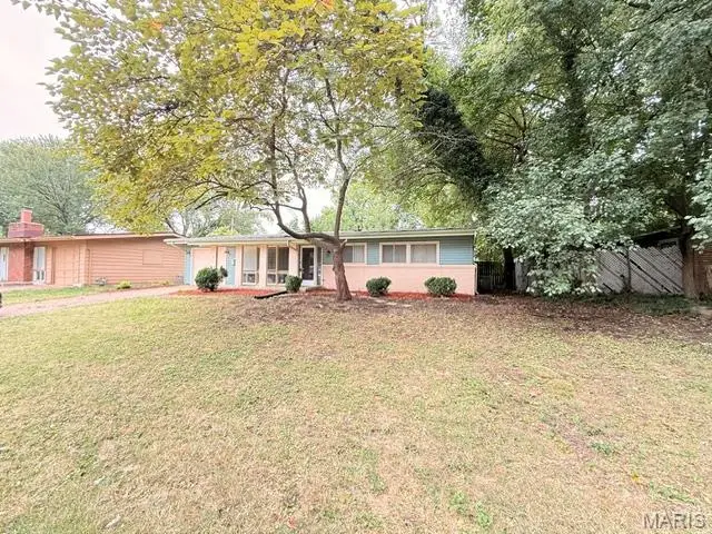 2320 Saint Catherine Street, Florissant, MO 63033 - #2