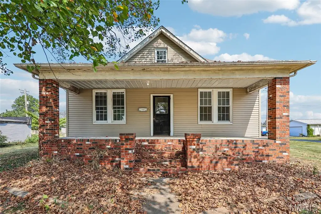 509 E 4th North Street, Mount Olive, IL 62069 - #1
