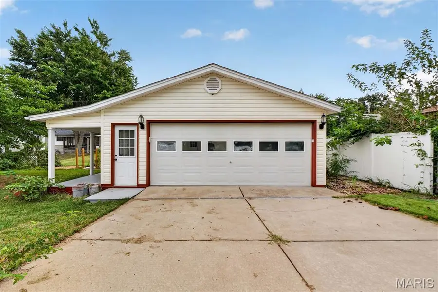 210 Raymond Drive, Florissant, MO 63031 - #3