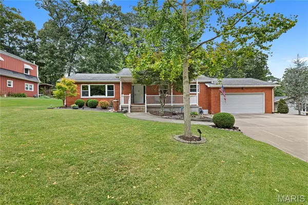 620 W Kinkead Road, Hillsboro, IL 62049