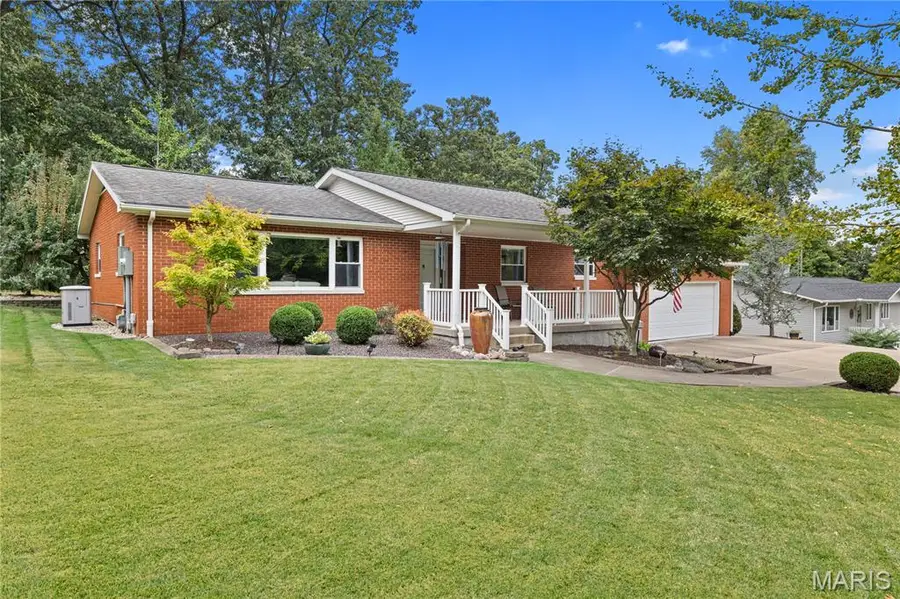 620 W Kinkead Road, Hillsboro, IL 62049 - #2