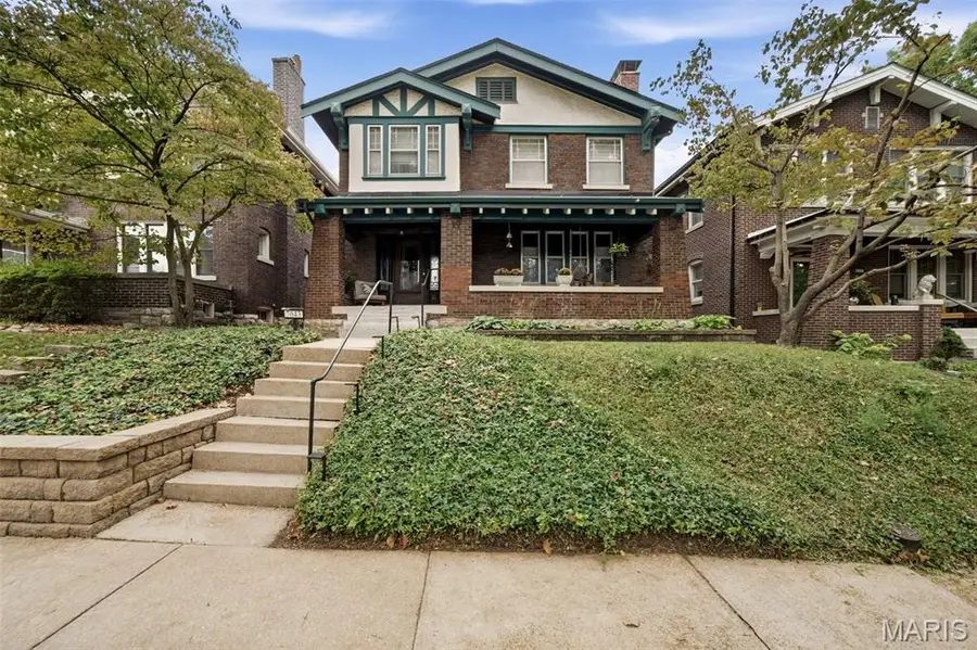 7043 Pershing Avenue, University City, MO 63130 - #2