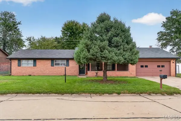 208 Williamsburg Drive, Belleville, IL 62221